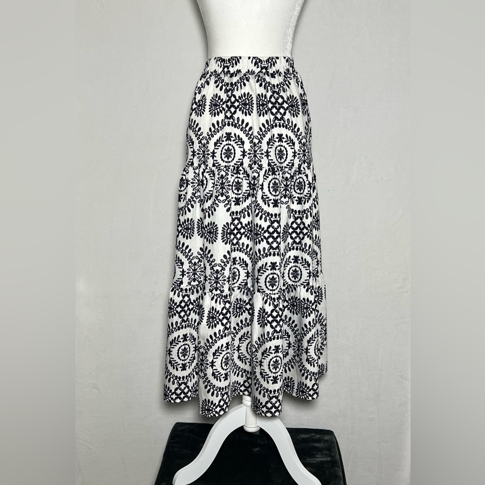**NWT** White and Dark Navy Patterned Tiered Maxi Skirt - 100% Cotton - size S